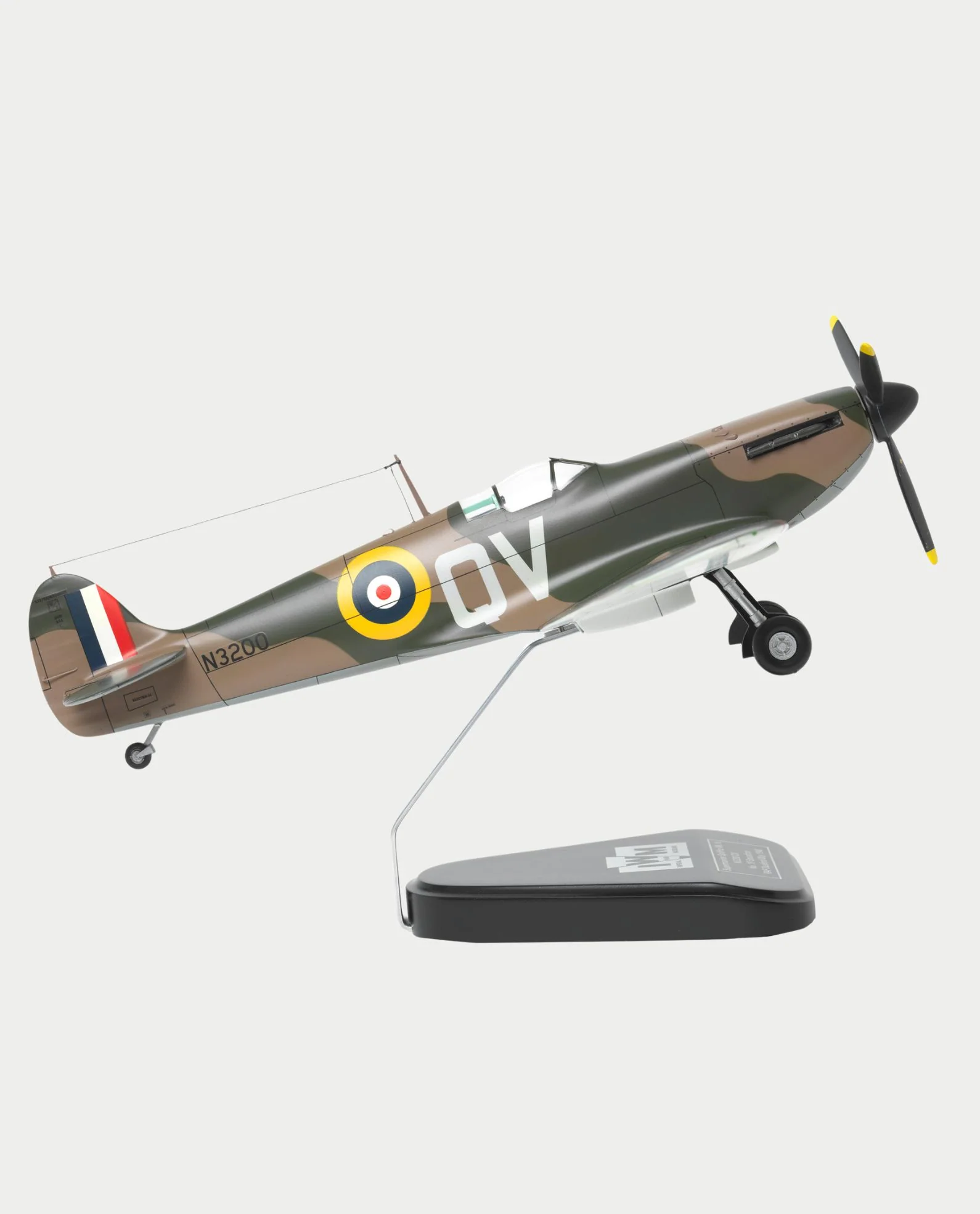 IWM Spitfire Mk1a N3200 Model - Image 11