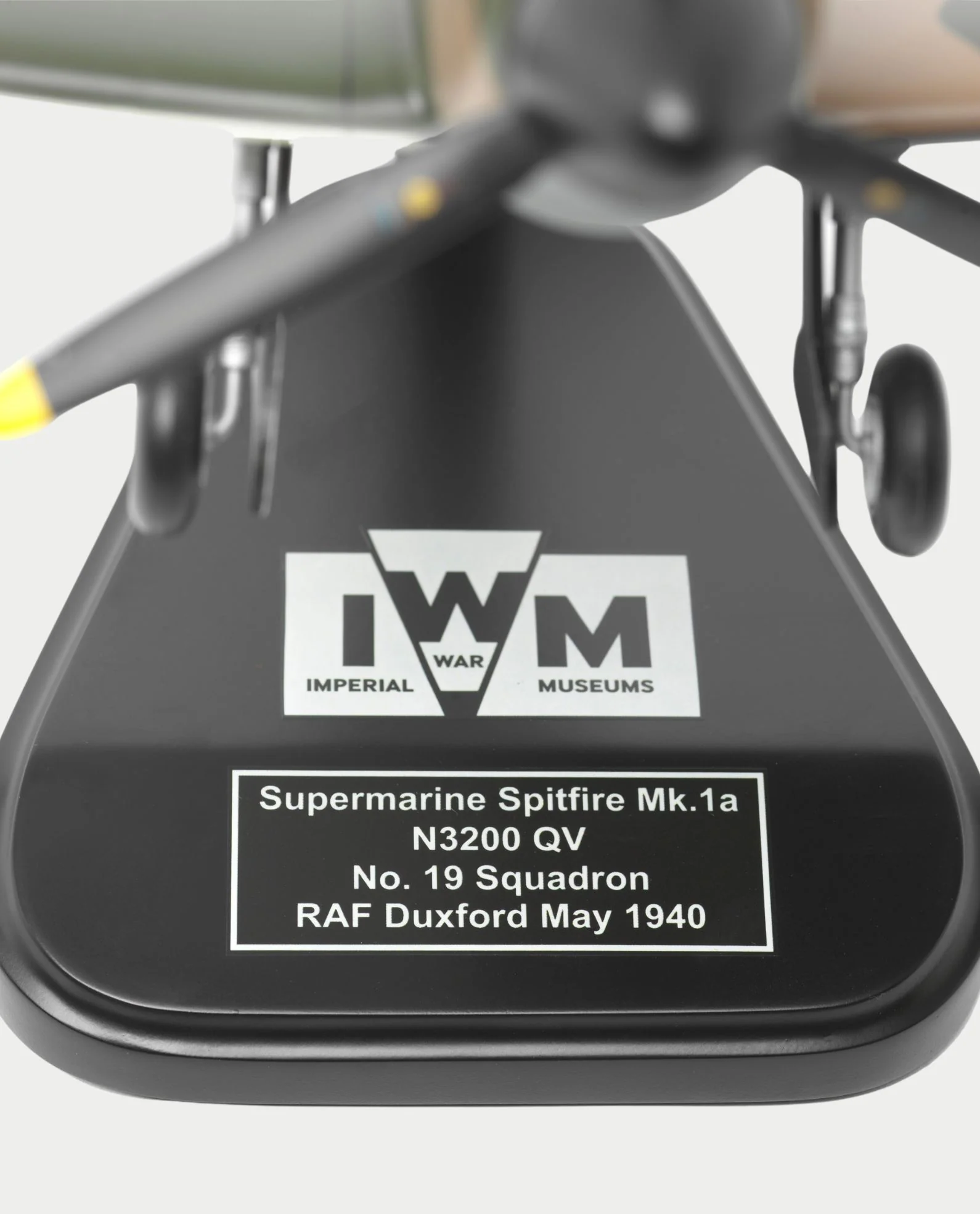 IWM Spitfire Mk1a N3200 Model - Image 8